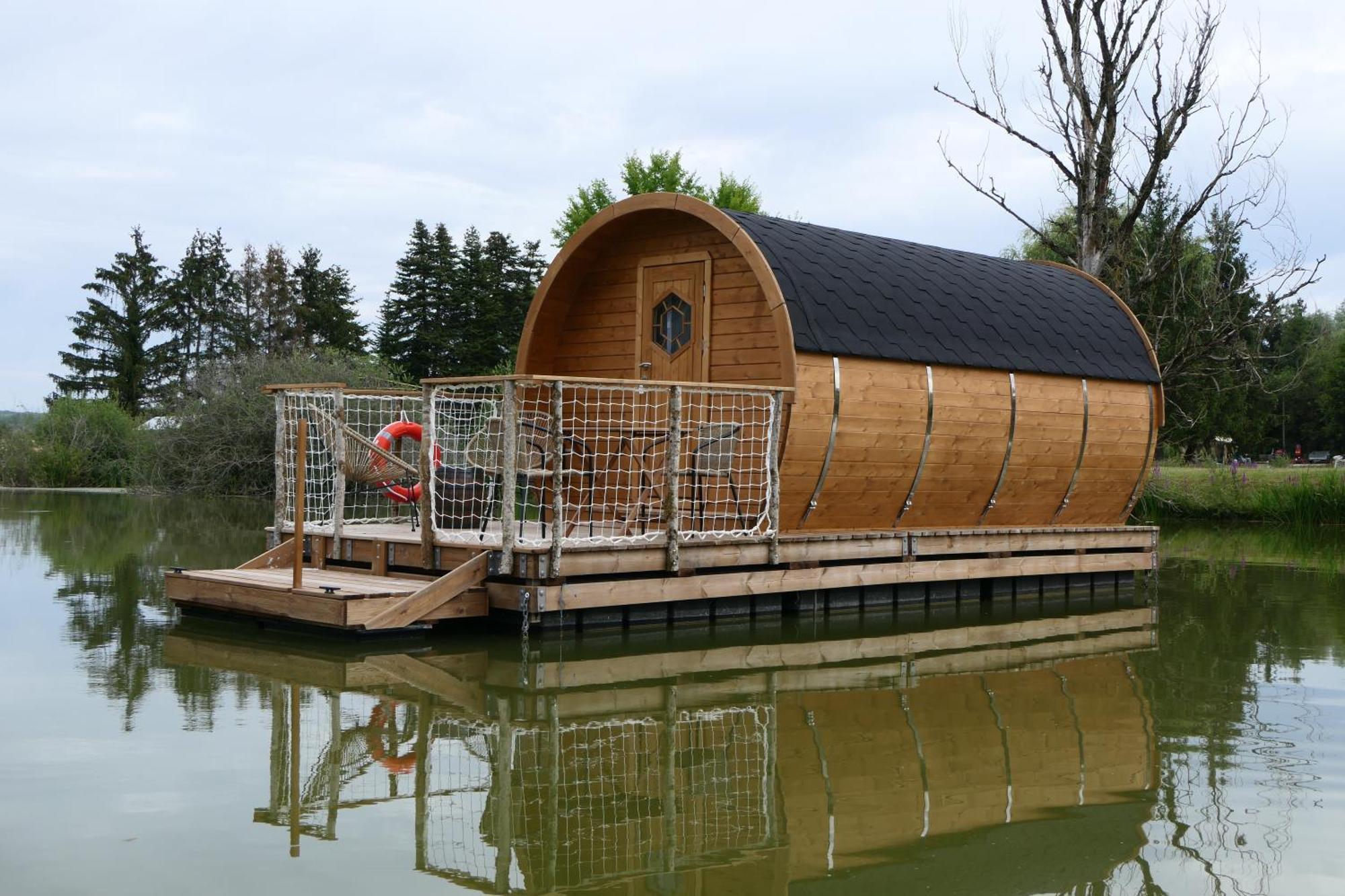 Les Cabanes Flottantes Givrauval المظهر الخارجي الصورة