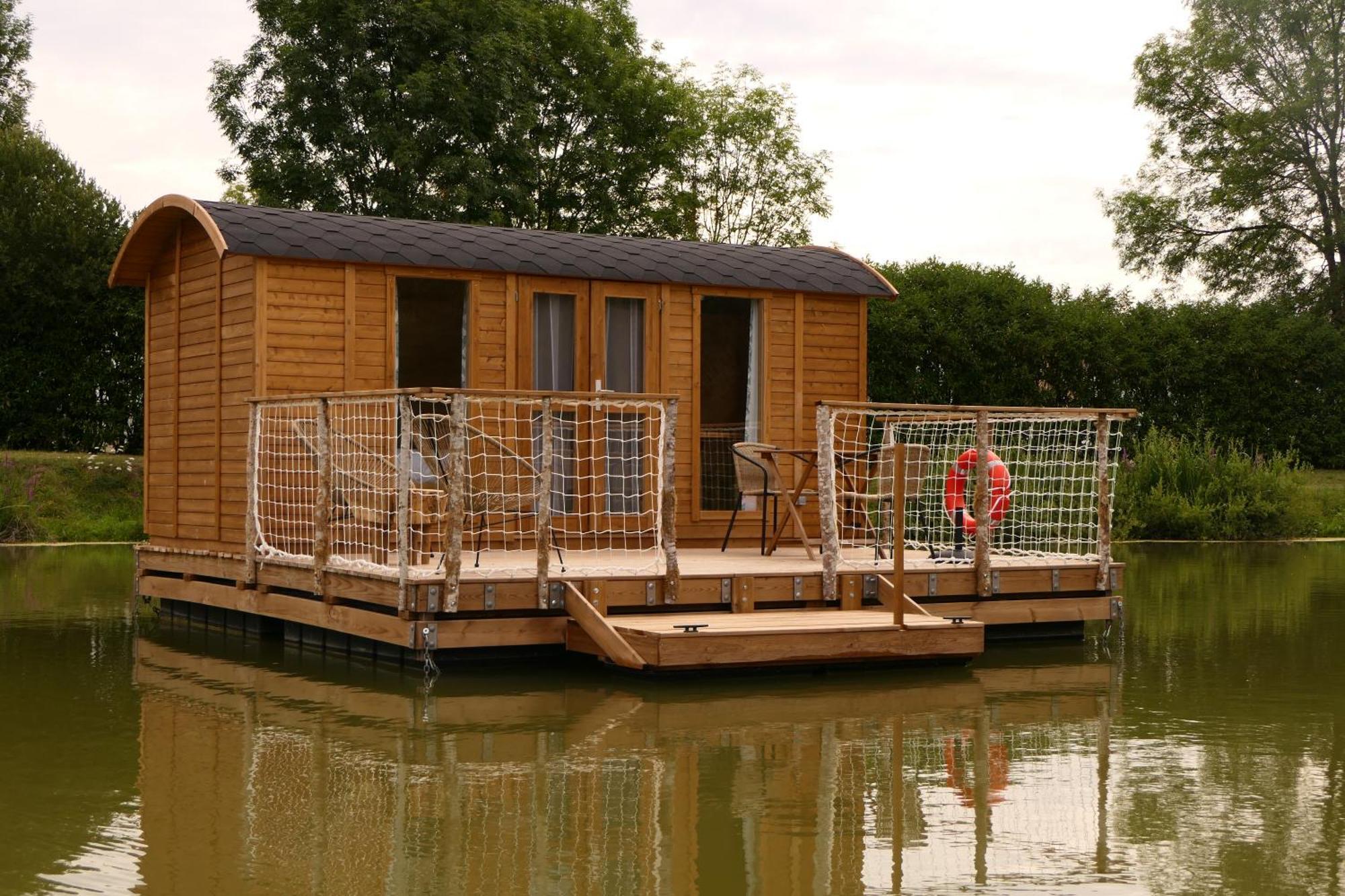 Les Cabanes Flottantes Givrauval المظهر الخارجي الصورة