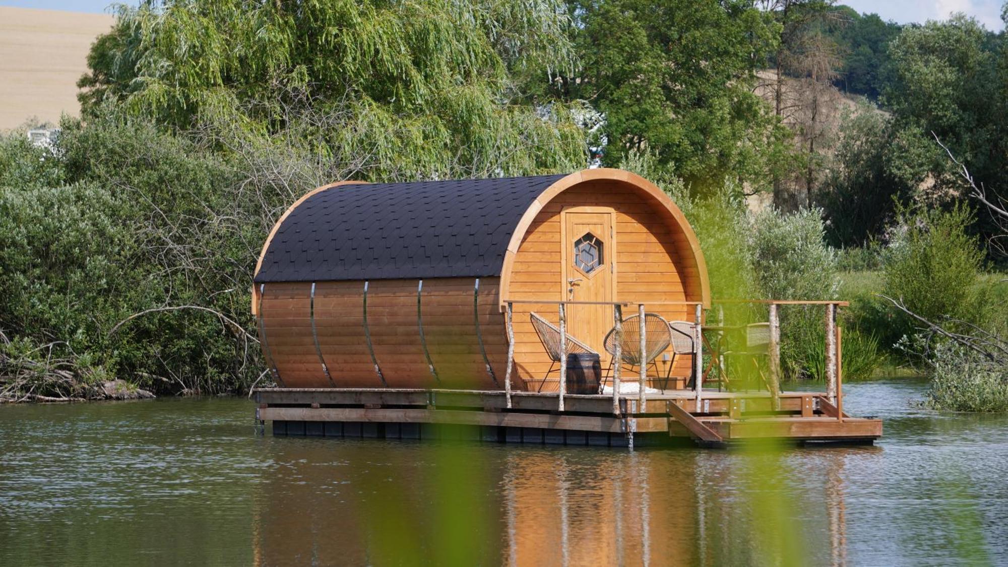 Les Cabanes Flottantes Givrauval المظهر الخارجي الصورة