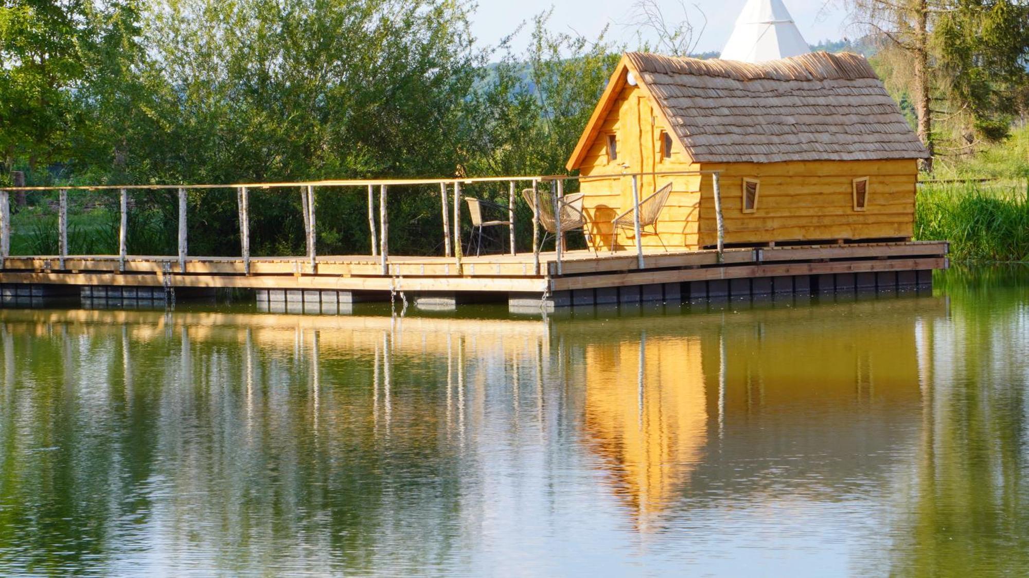 Les Cabanes Flottantes Givrauval المظهر الخارجي الصورة